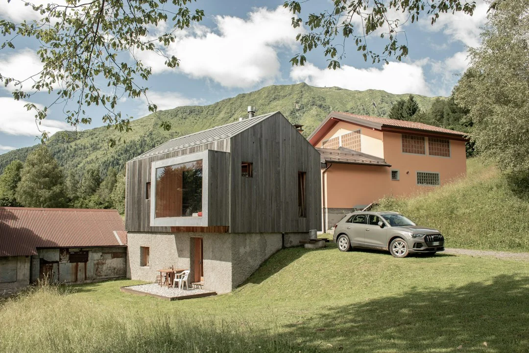 Architettura inserita in un paesaggio naturale